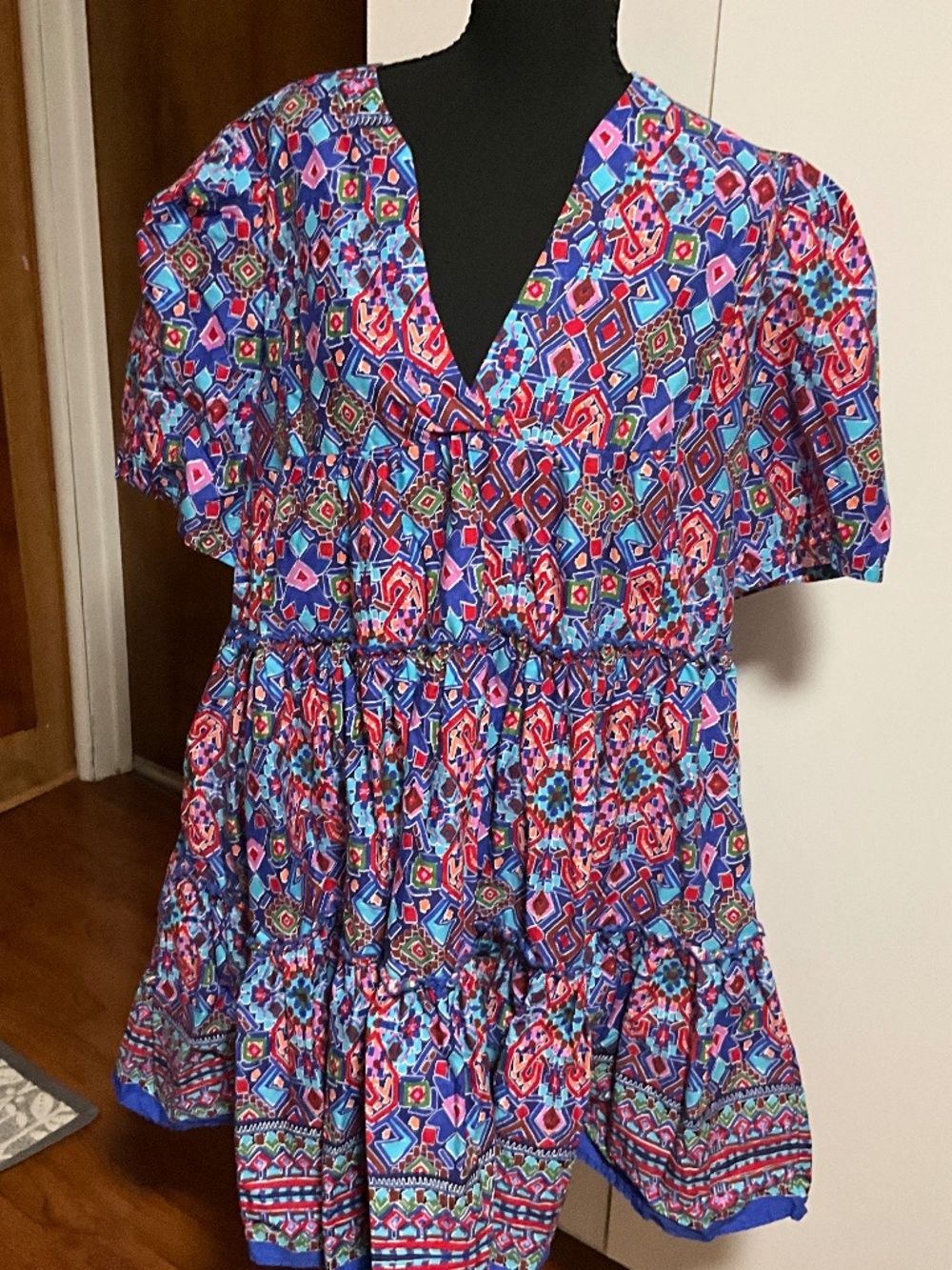 V neck, puff sleeve colorful dress XL